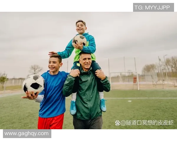 当昔日辉煌巨星终将淡出绿茵场背影中只剩落寞与叹息 当昔日辉煌巨星终将淡出绿茵场背影中只剩落寞与叹息