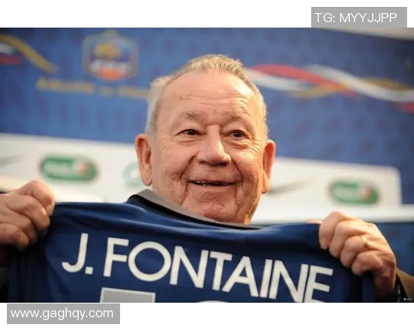 足球先生荣誉加冕的背后故事:球星们如何书写自己的传奇与辉煌 足球先生荣誉加冕的背后故事:球星们如何书写自己的传奇与辉煌