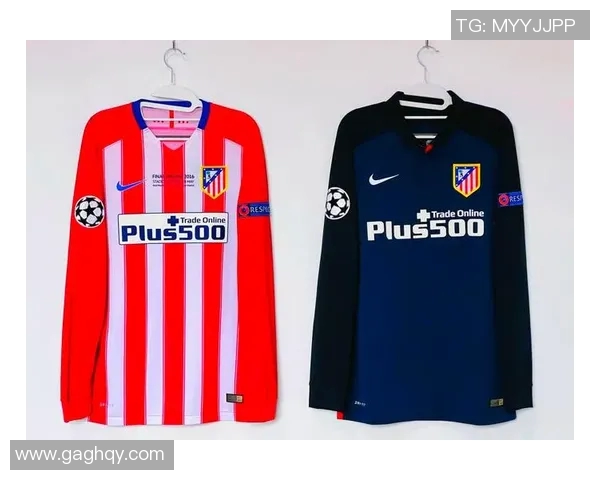 足球球星背后数字的传奇故事与球衣号码的深刻意义解析 足球球星背后数字的传奇故事与球衣号码的深刻意义解析